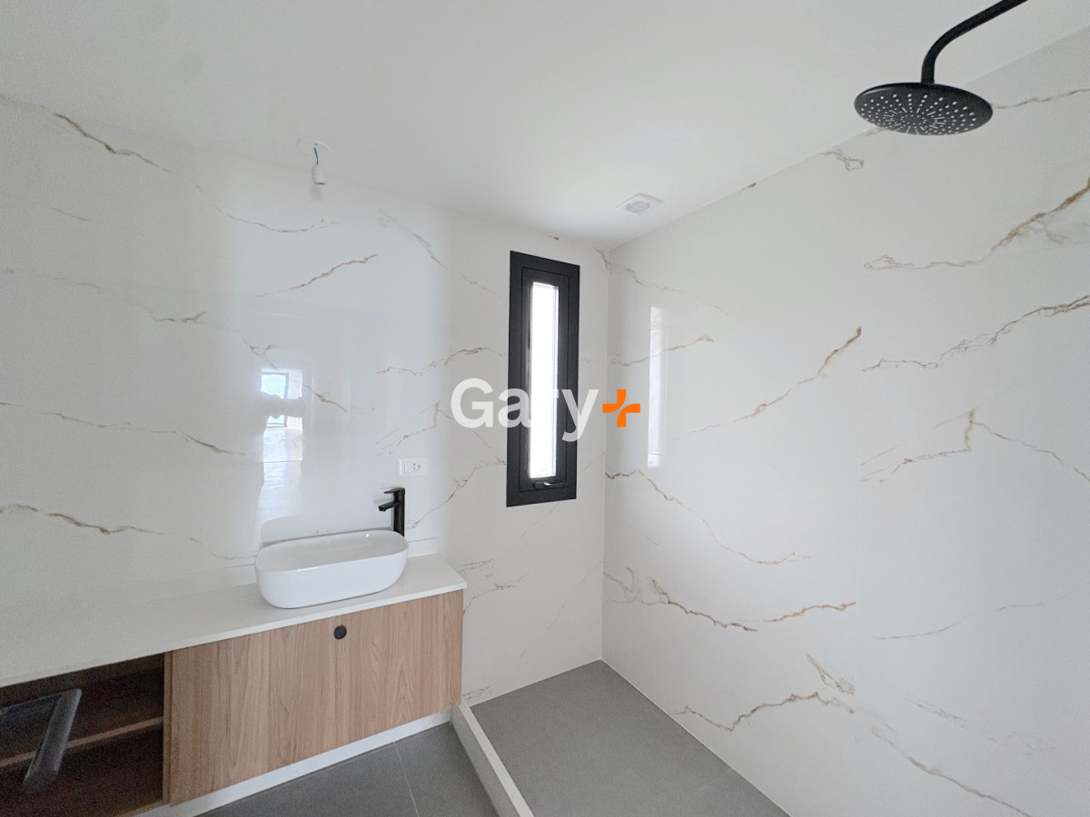 Apartamento ID.27642 - Apartamento en venta frente al mar de 3 dormitorios en suite, Punta del Este 