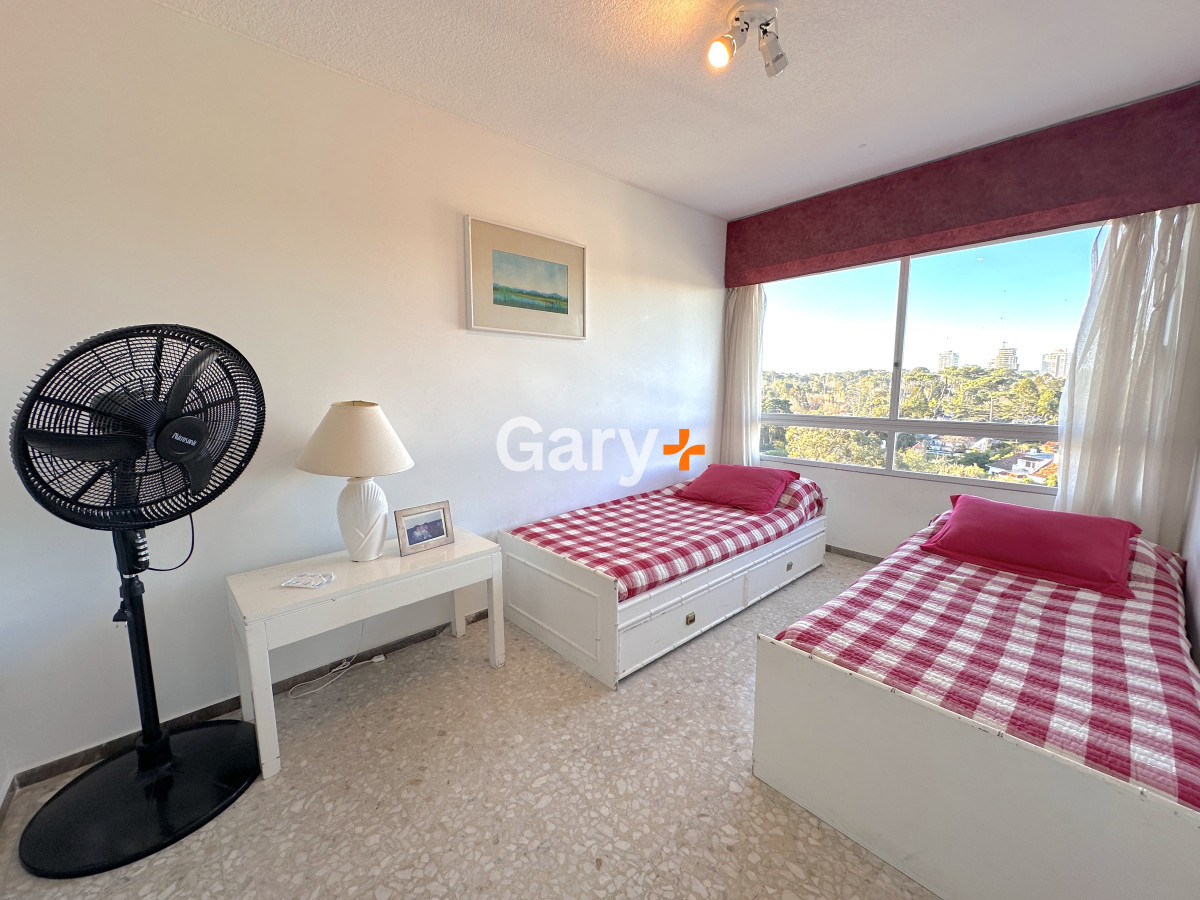 Apartamento ID.4562 - Apartamento en venta en Punta del Este,  Playa Mansa 2 dormitorios