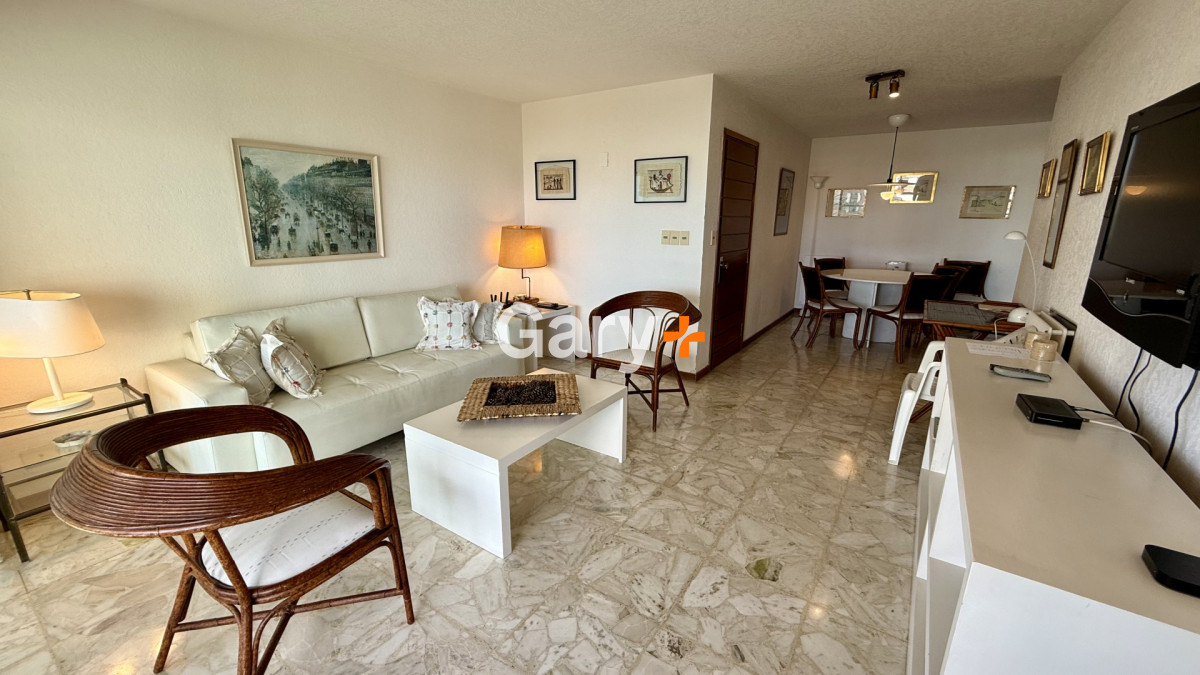 Apartamento ID.29244 - Apartamento en venta frente al mar en Punta del Este