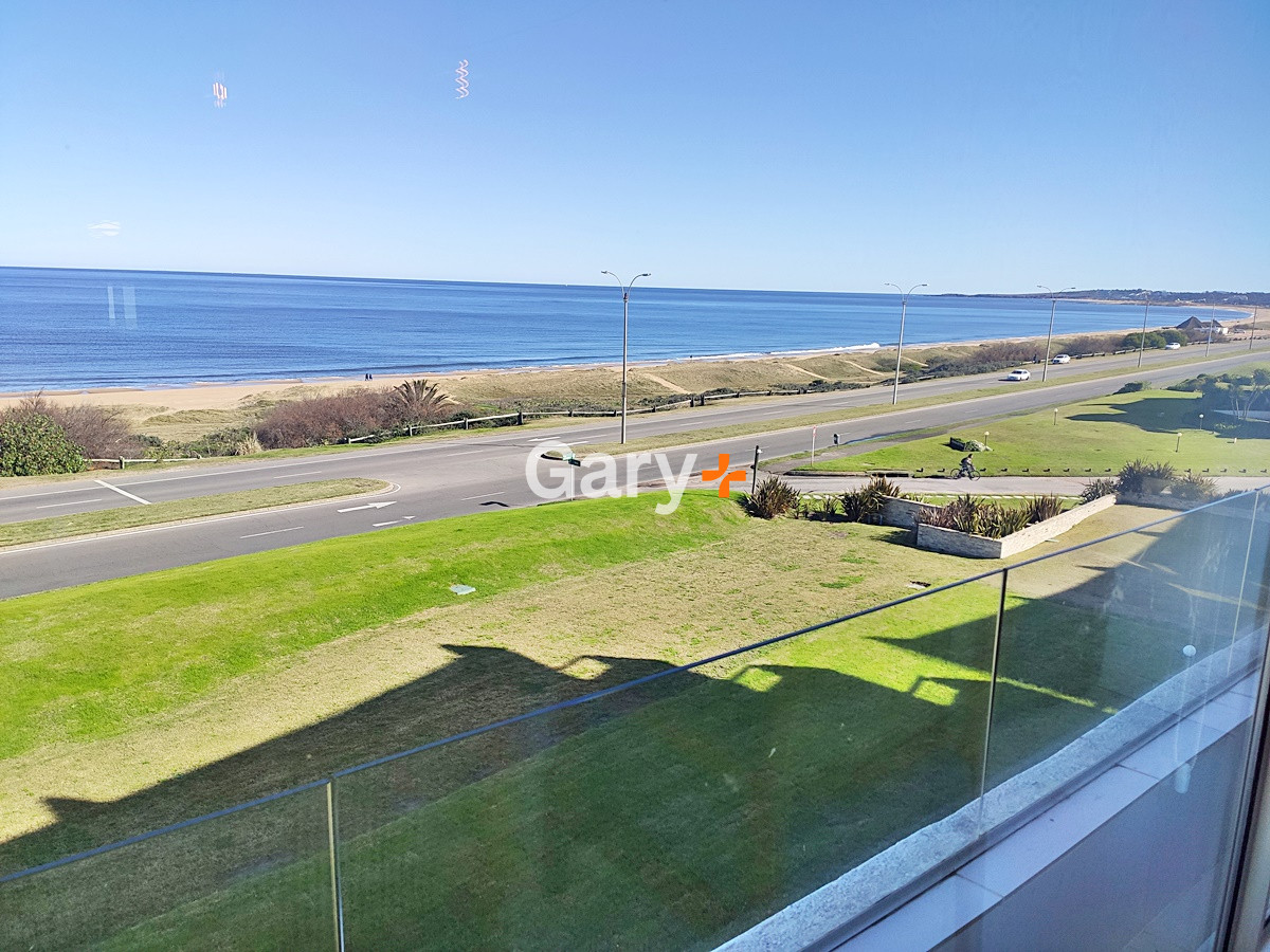 Apartamento ID.400 - Penthouse frente al mar, categoría y  punta del este