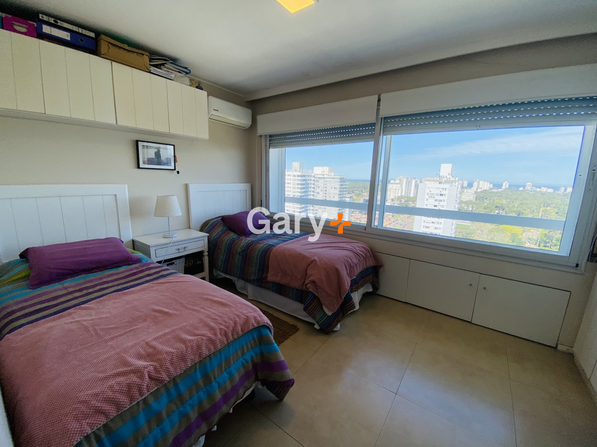 Apartamento ID.27293 - Hermoso apartamento en venta de 3 dormitorios en suite, con vistas de ensueño