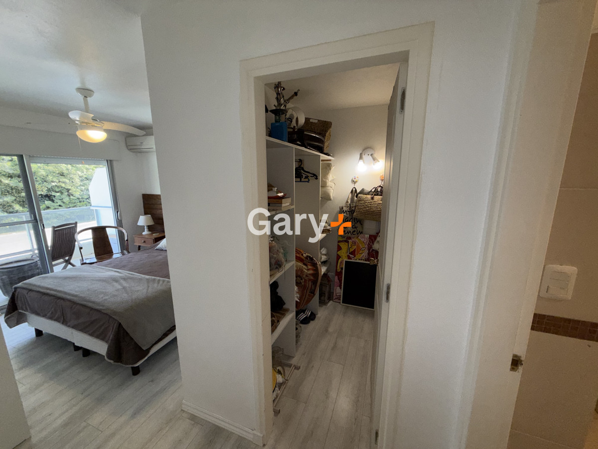 Apartamento ID.28870 - Excelente apartamento de 2 dormitorios con 2 baños 