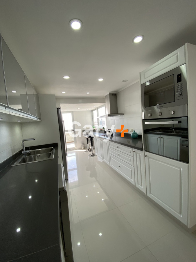 Apartamento ID.555 - Espectacular Penthouse en Alquiler y venta Fte al puerto