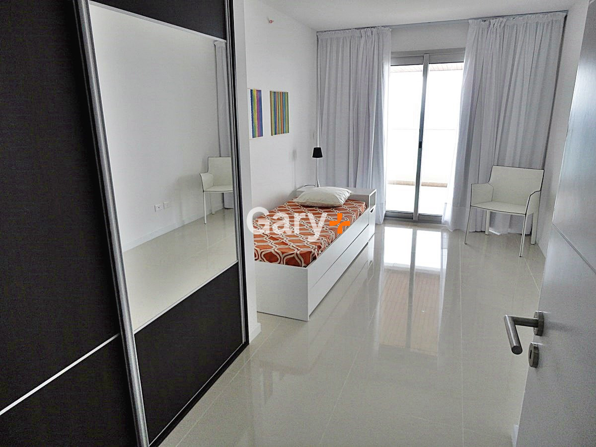 Apartamento ID.17122 - Punta del Este, 3 dormitorios con vista directa al mar
