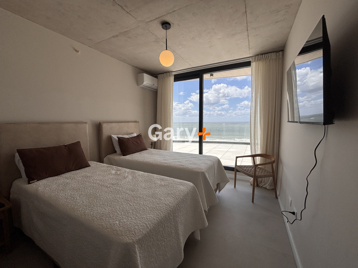 Apartamento ID.27050 - Penthouse de 3 dormitorios en venta, Punta del Este