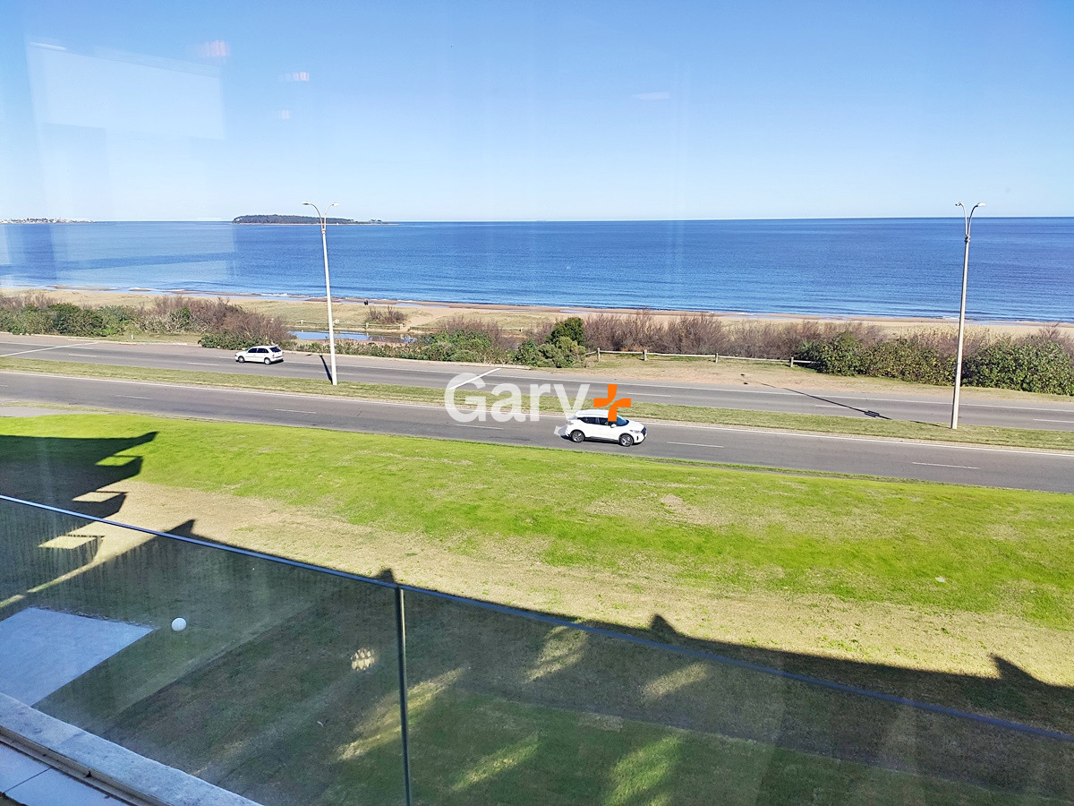 Apartamento ID.400 - Penthouse frente al mar, categoría y  punta del este