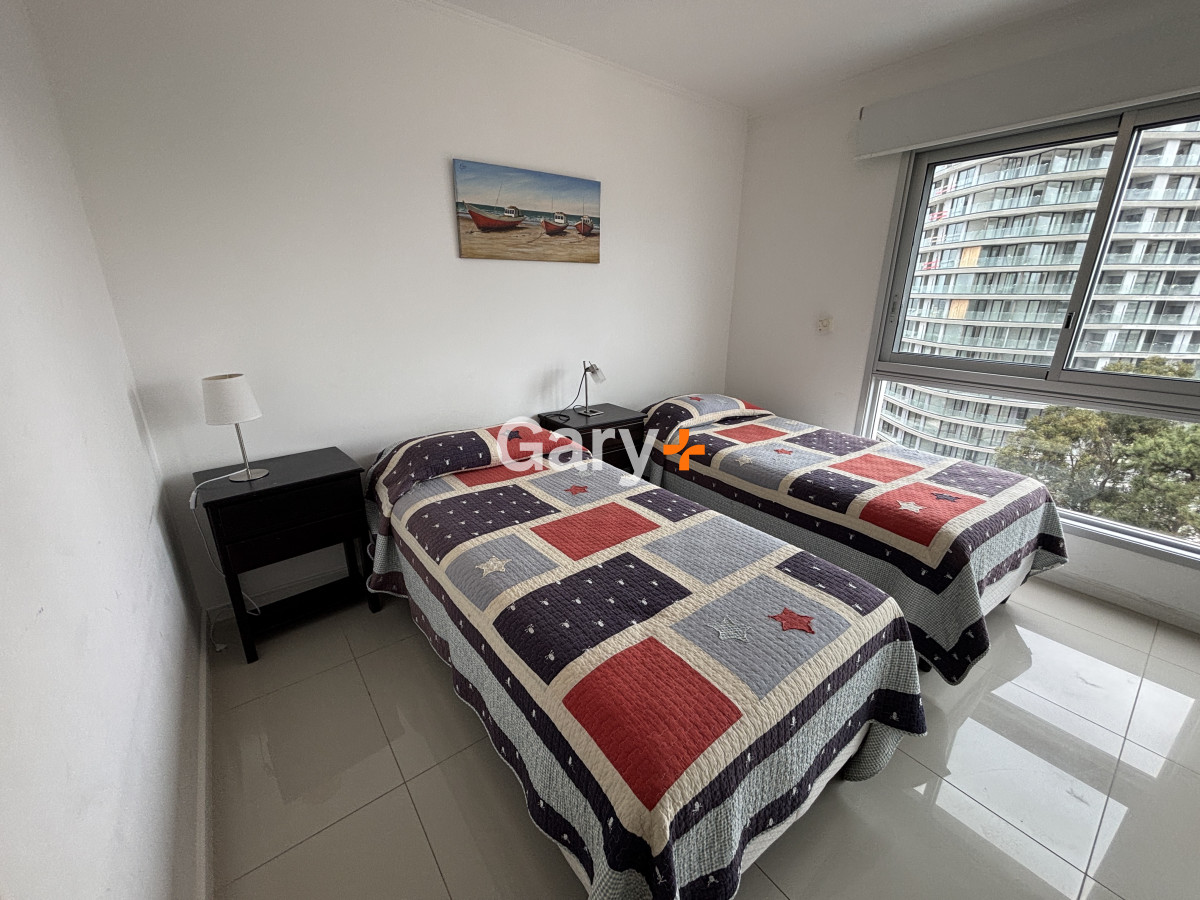 Apartamento ID.3600 - Apartamento en venta y alquiler temporario  3 dormitorios en Playa Brava, Punta del Este
