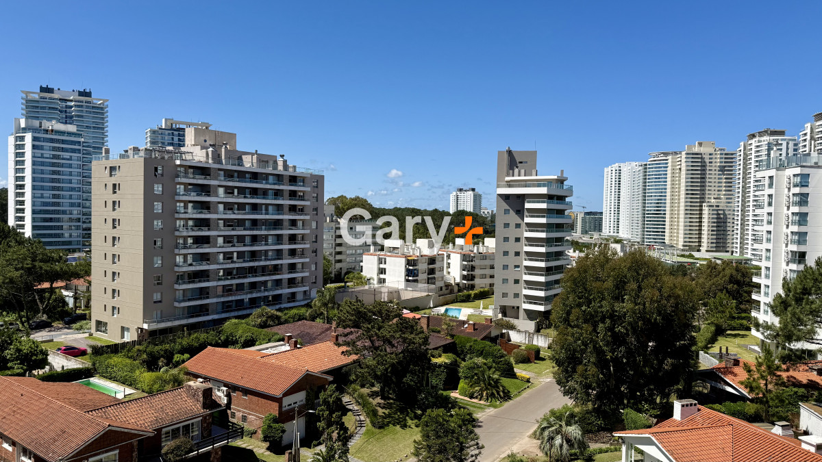 Apartamento ID.15866 - Apartamento en venta de 2 dormitorios en playa brava Punta del Este