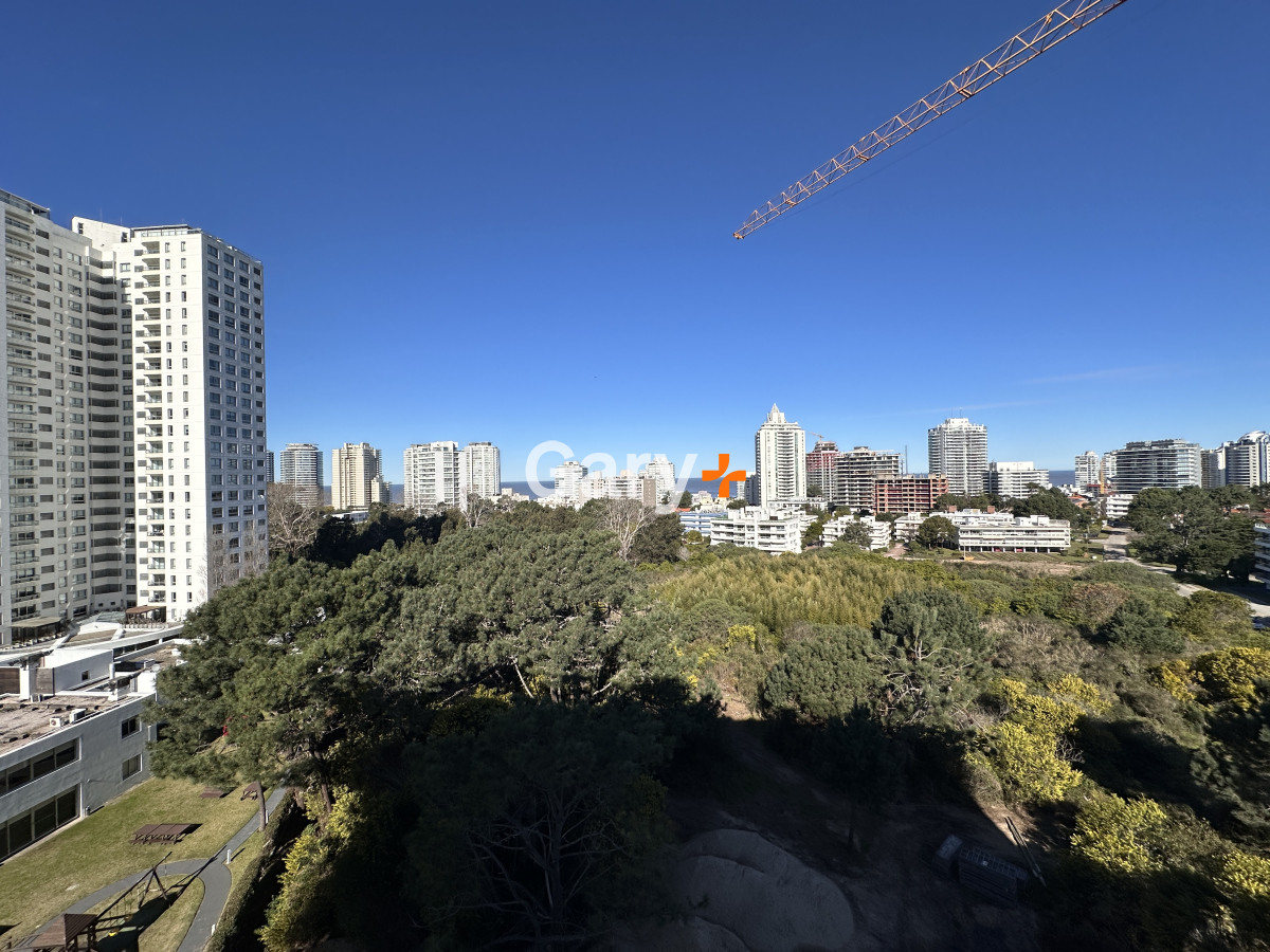 Apartamento ID.28535 - Apartamento de 1 dormitorio y medio en venta en Punta del Este