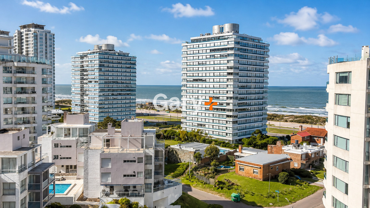 Apartamento ID.3600 - Apartamento en venta y alquiler temporario  3 dormitorios en Playa Brava, Punta del Este