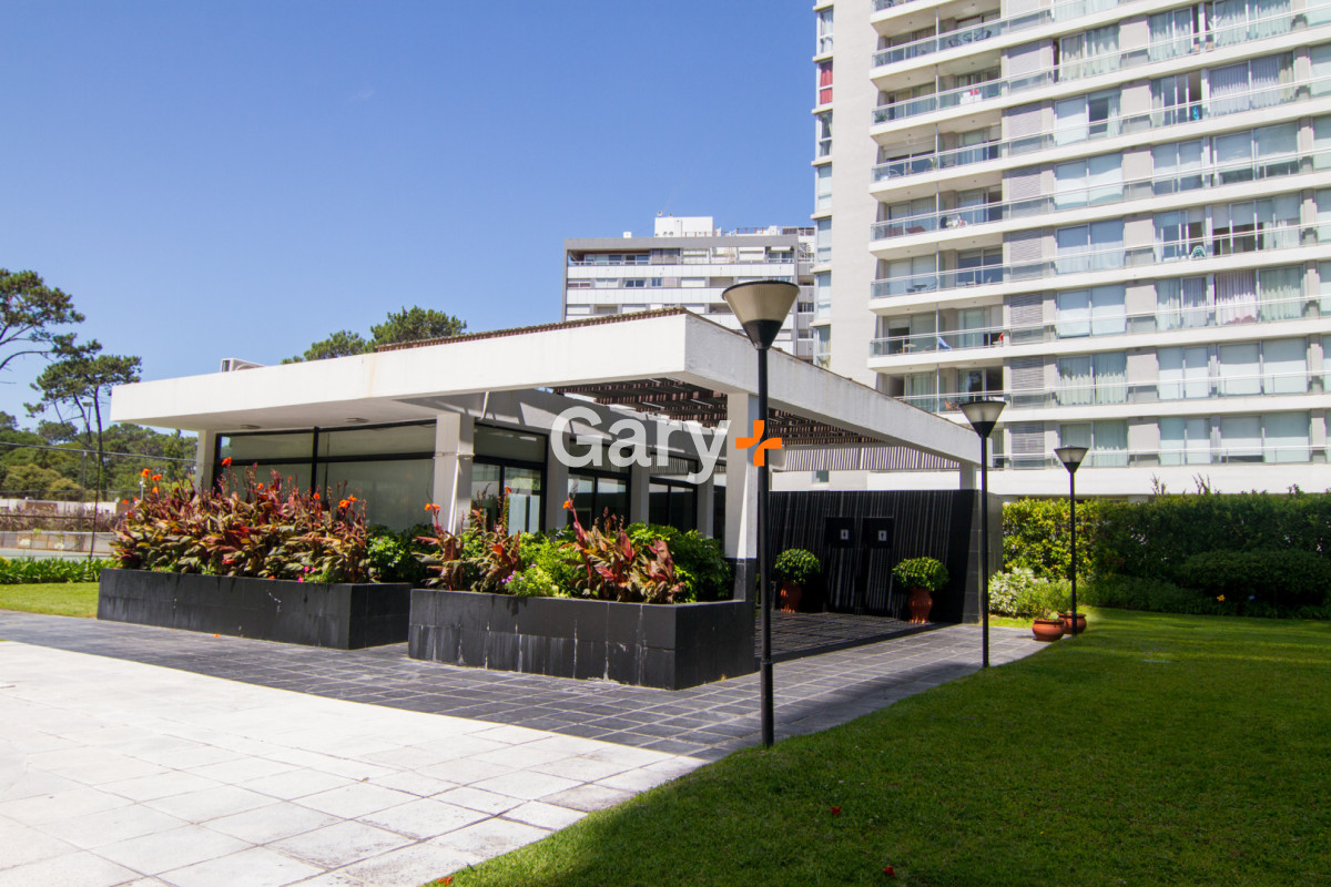 Apartamento ID.10315 - Apartamento en venta de 3 dormitorios en Roosevelt, Punta del Este