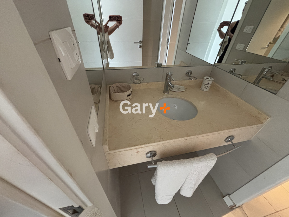 Apartamento ID.3600 - Apartamento en venta y alquiler temporario  3 dormitorios en Playa Brava, Punta del Este