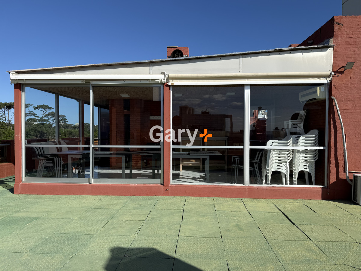 Apartamento ID.708 - Apartamento en venta Playa Mansa frente al mar  2 dormitorios