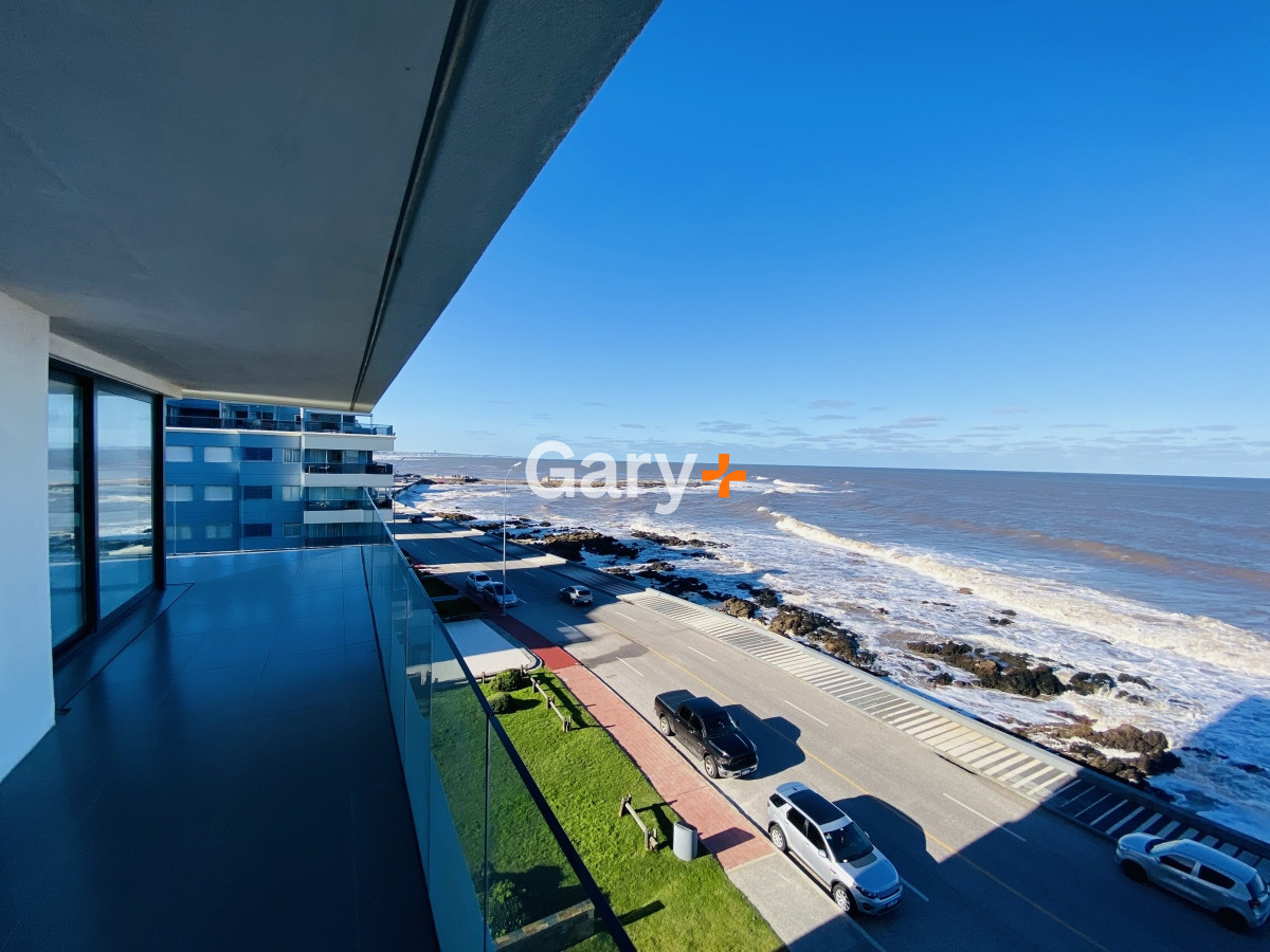 Apartamento ID.27420 - Apartamento en venta de 3 dormitorios en Punta del Este, peninsula frente al mar