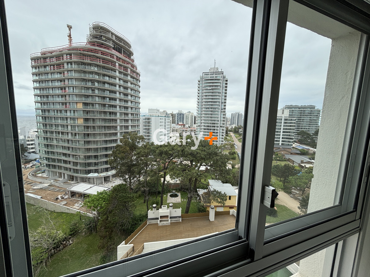 Apartamento ID.3600 - Apartamento en venta y alquiler temporario  3 dormitorios en Playa Brava, Punta del Este