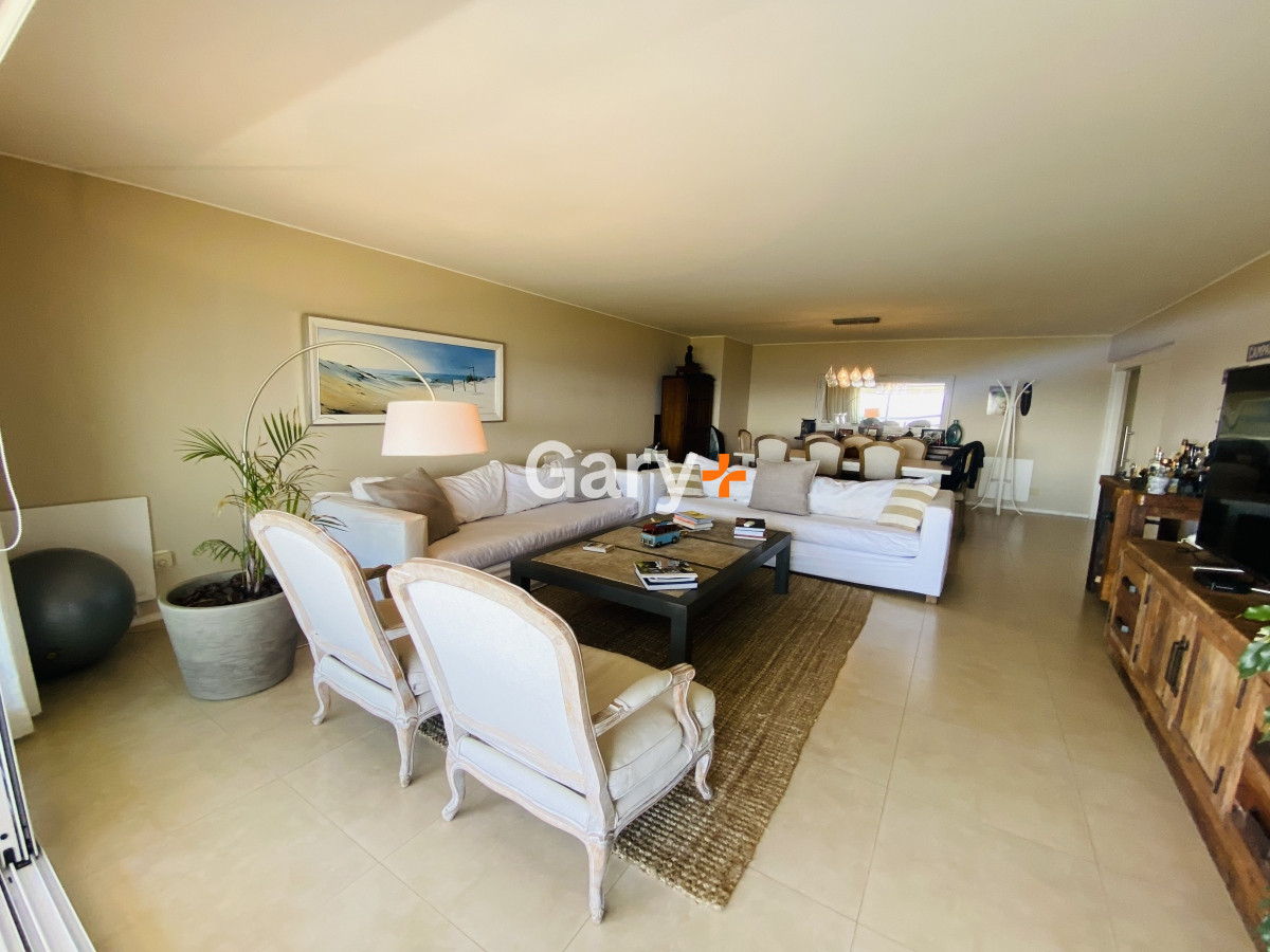 Apartamento ID.27293 - Hermoso apartamento en venta de 3 dormitorios en suite, con vistas de ensueño
