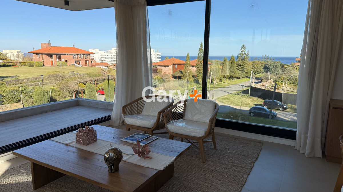 Apartamento ID.28817 - Apartamento en venta de 2 dormitorios y 2 baños, Rincón del Indio, Playa Brava,  Punta del Este.