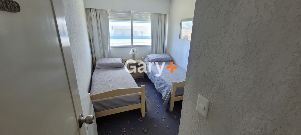 Apartamento ID.18228 - Apartemento de 3 Dormitorios y 2 baños más cochera a pasos de la Playa Brava en Punta del Este