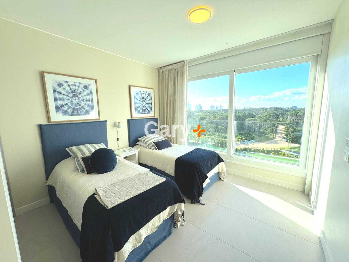 Apartamento ID.28402 - Apartamento 3 dormitorios y dependencia en venta en Punta del Este, Le Parc