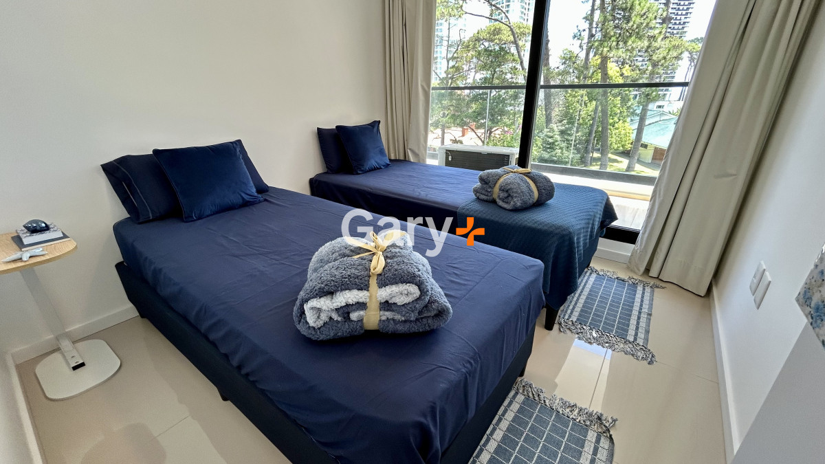 Apartamento ID.25146 - Apartamento en venta en Playa Mansa, 2 dormitorios 