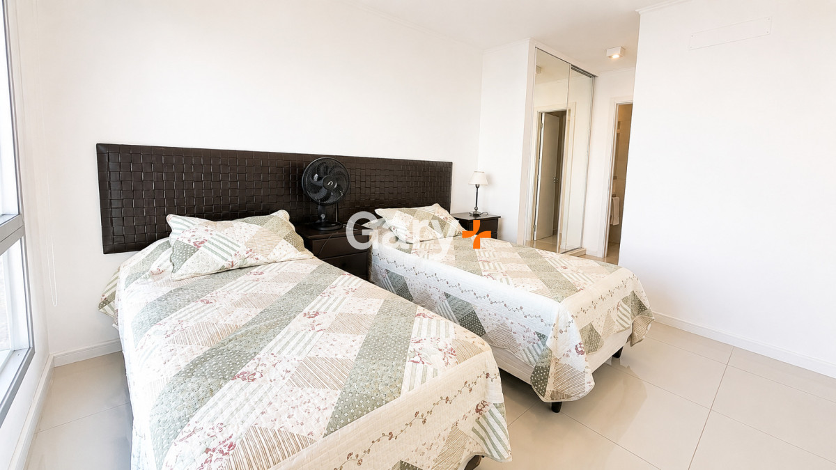 Apartamento ID.3600 - Apartamento en venta y alquiler temporario  3 dormitorios en Playa Brava, Punta del Este