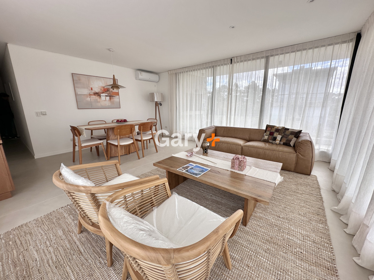Apartamento ID.28817 - Apartamento en venta de 2 dormitorios y 2 baños, Rincón del Indio, Playa Brava,  Punta del Este.