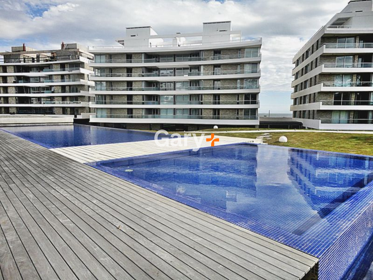 Apartamento ID.1147 - Apartamento en venta Playa Mansa 3 dormitorios