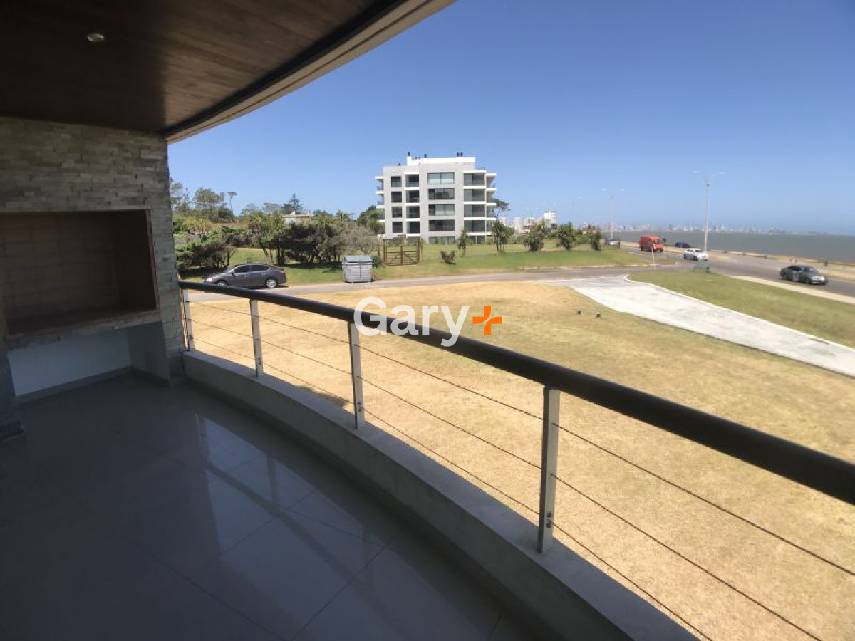 Apartamento ID.1148 - Apartamento en venta Playa Mansa 3 dormitorios