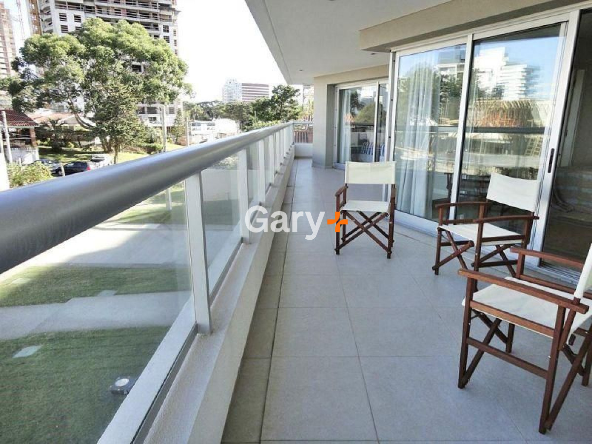 Apartamento ID.3552 - Semi piso en alquiler temporario Punta Del Este
