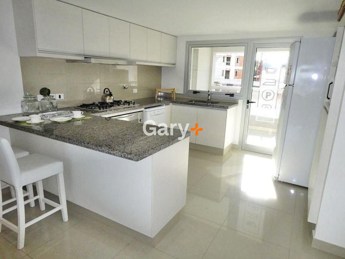 Apartamento ID.3552 - Semi piso en alquiler temporario Punta Del Este