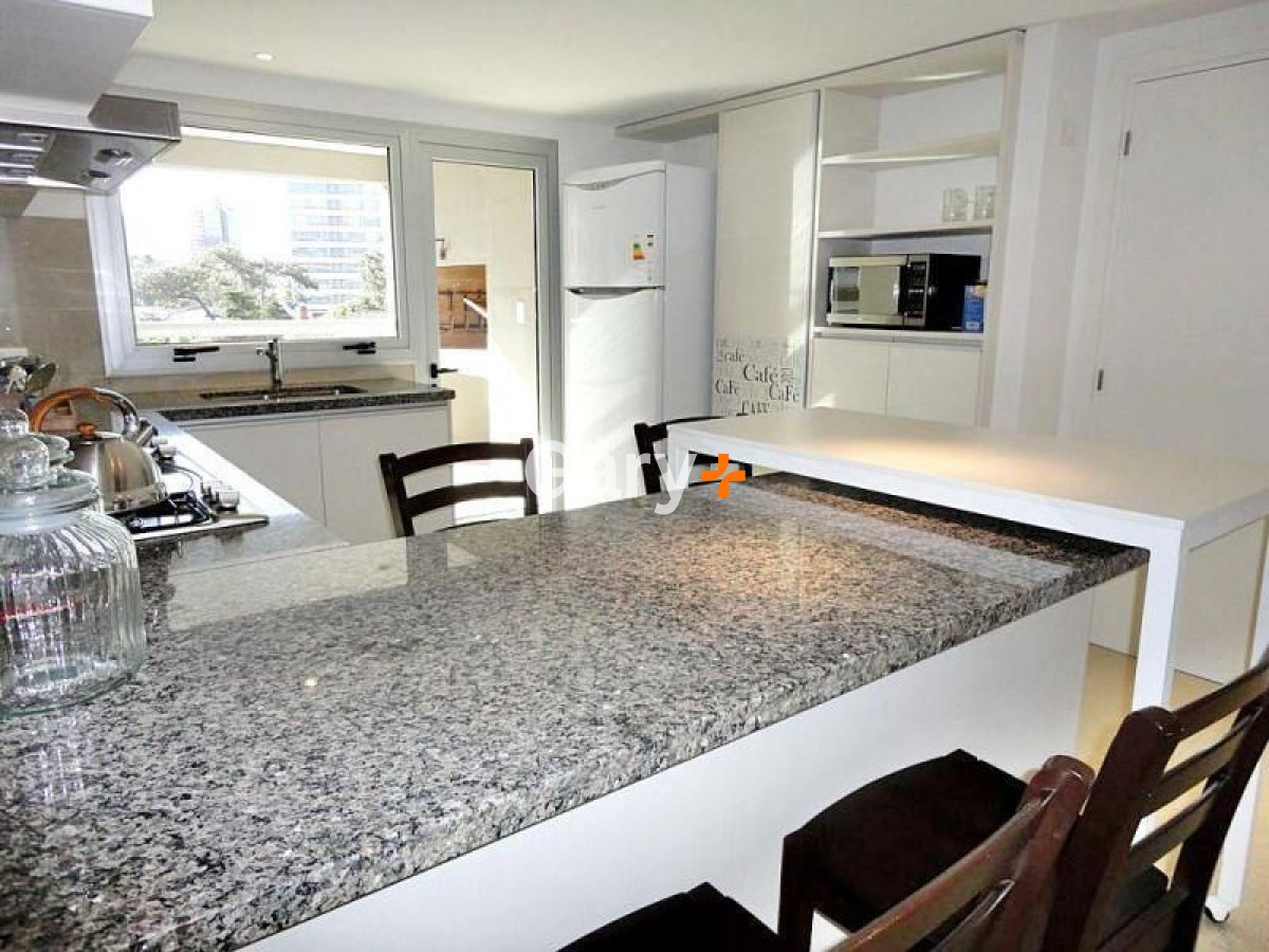Apartamento ID.3554 - Semi piso en Playa Brava