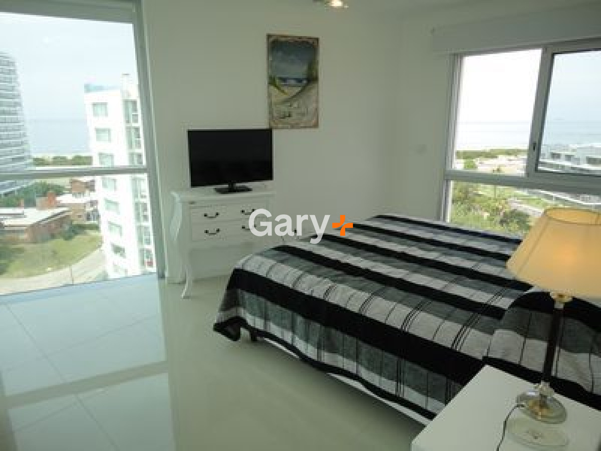 Apartamento ID.3600 - Apartamento en venta y alquiler temporario  3 dormitorios en Playa Brava, Punta del Este