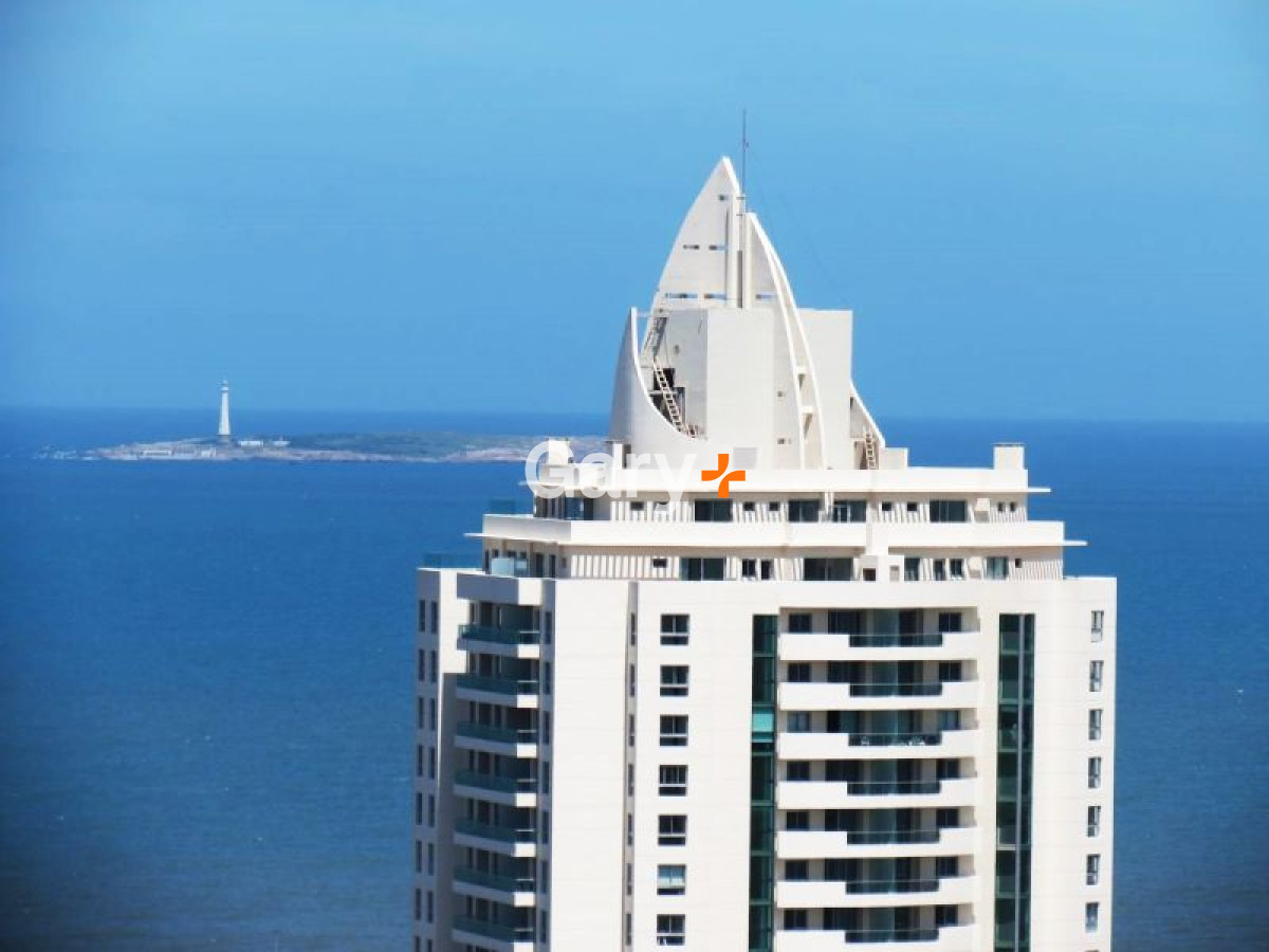 Apartamento ID.3600 - Apartamento en venta y alquiler temporario  3 dormitorios en Playa Brava, Punta del Este
