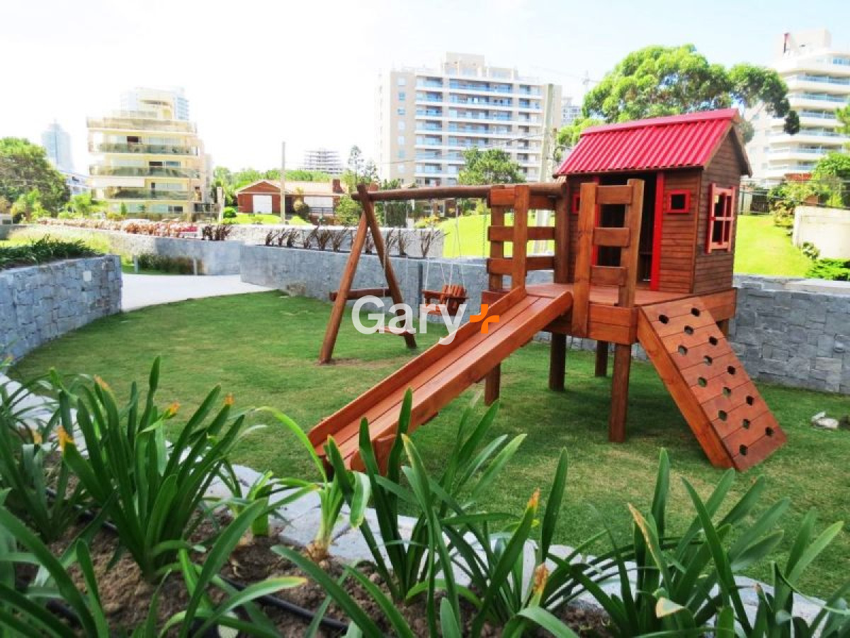 Apartamento ID.3600 - Apartamento en venta y alquiler temporario  3 dormitorios en Playa Brava, Punta del Este