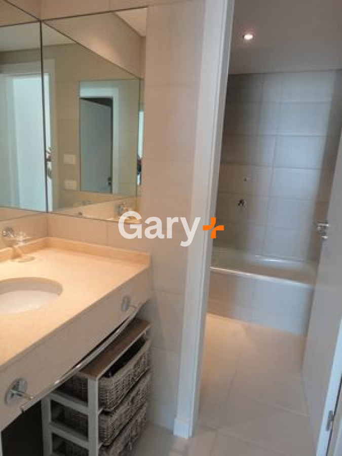 Apartamento ID.3600 - Apartamento en venta y alquiler temporario  3 dormitorios en Playa Brava, Punta del Este