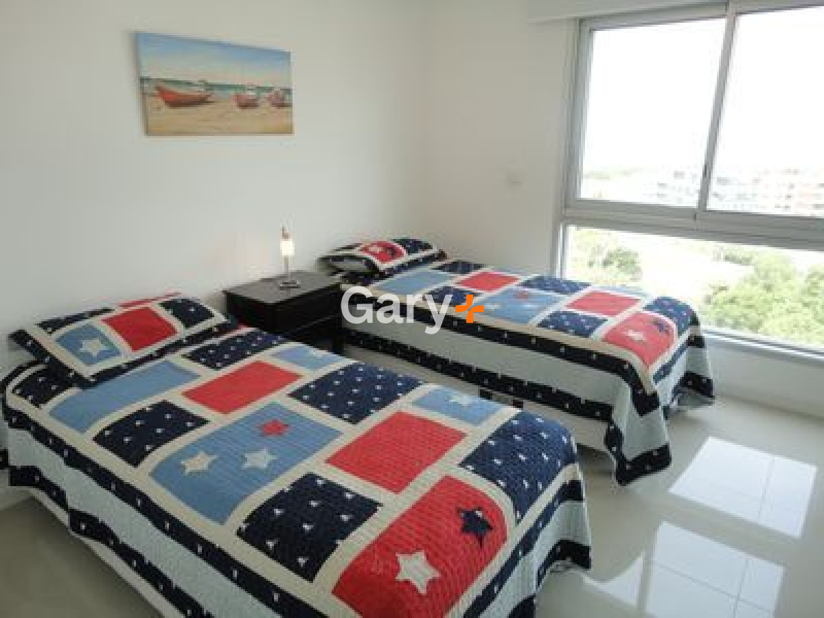 Apartamento ID.3600 - Apartamento en venta y alquiler temporario  3 dormitorios en Playa Brava, Punta del Este