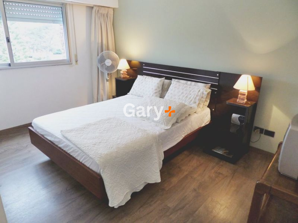 Apartamento ID.708 - Apartamento en venta Playa Mansa frente al mar  2 dormitorios