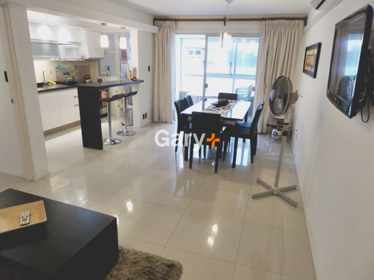 Apartamento ID.708 - Apartamento en venta Playa Mansa frente al mar  2 dormitorios