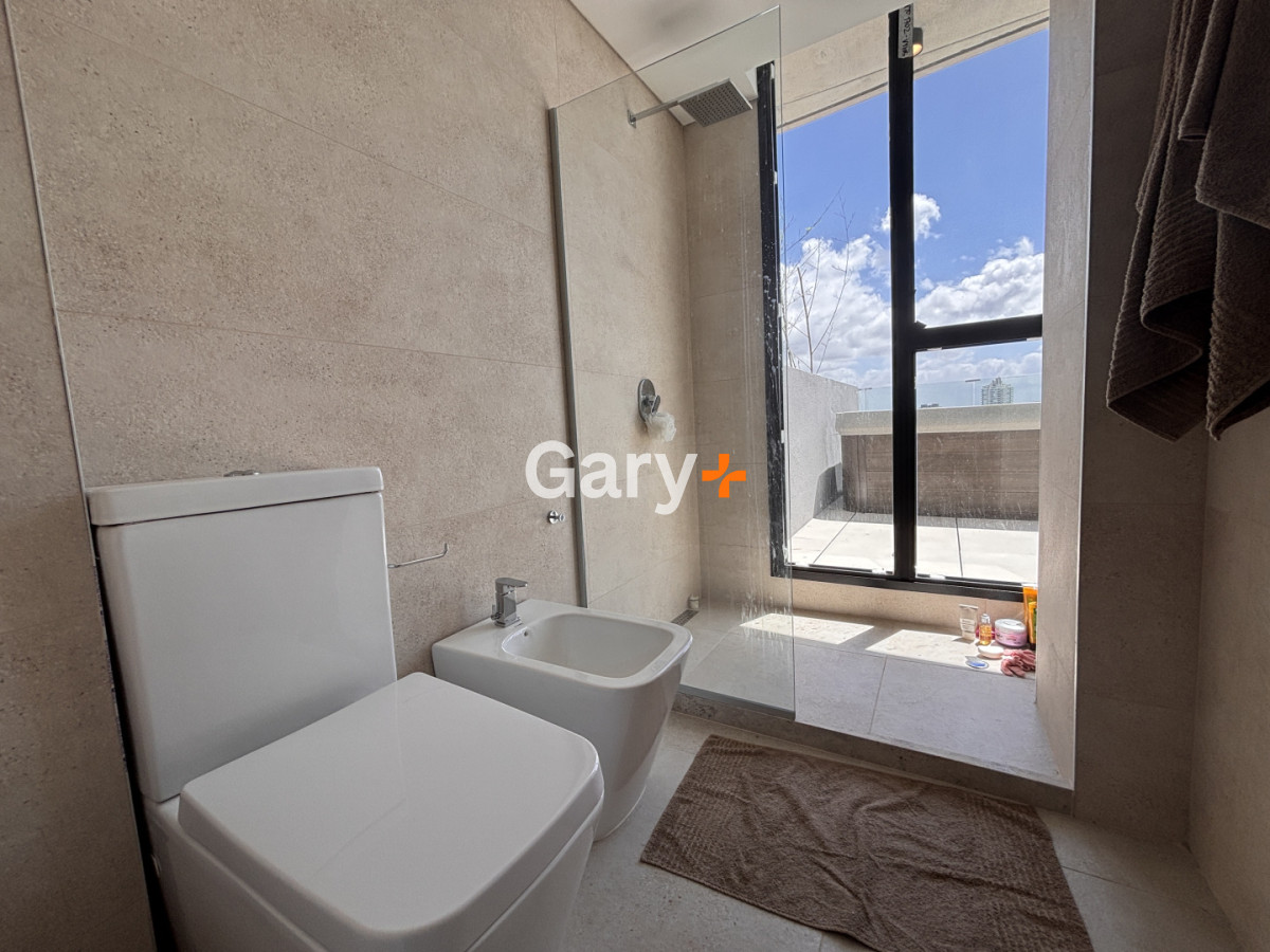 Apartamento ID.27050 - Penthouse de 3 dormitorios en venta, Punta del Este