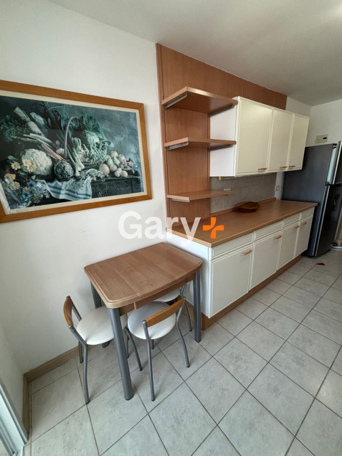 Apartamento ID.11015 - Apartamento en alquiler de 3 dormitorios y dependencia frente al mar en Playa Brava Punta del Este