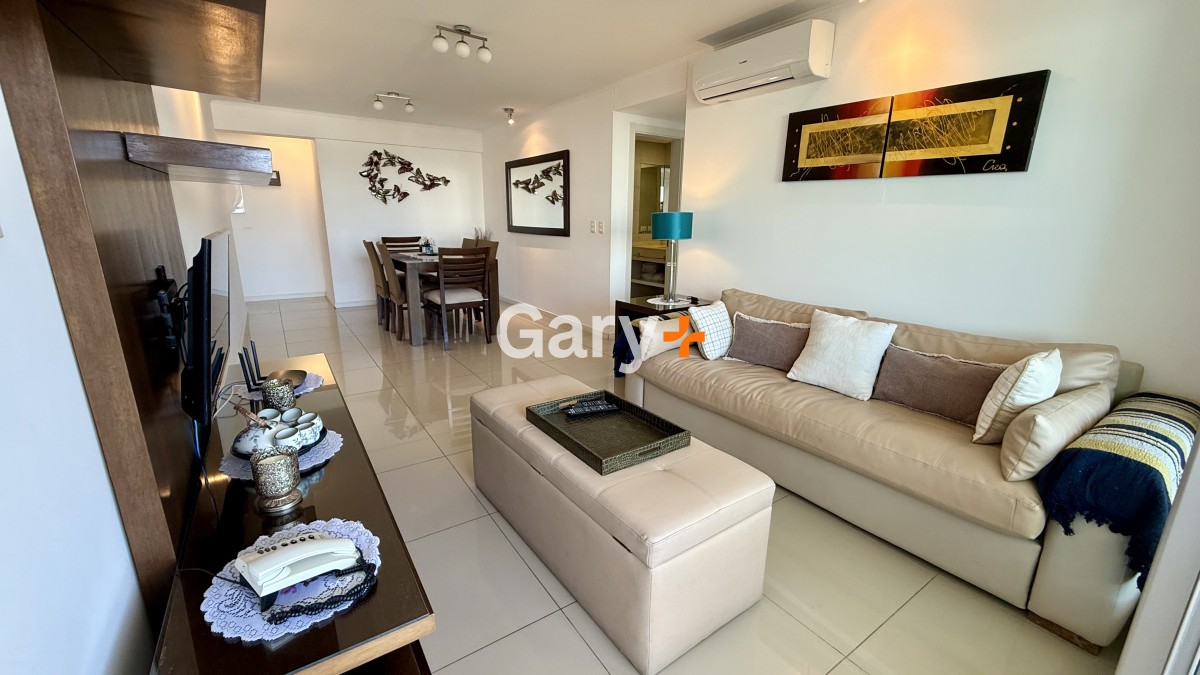 Apartamento ID.15866 - Apartamento en venta de 2 dormitorios en playa brava Punta del Este