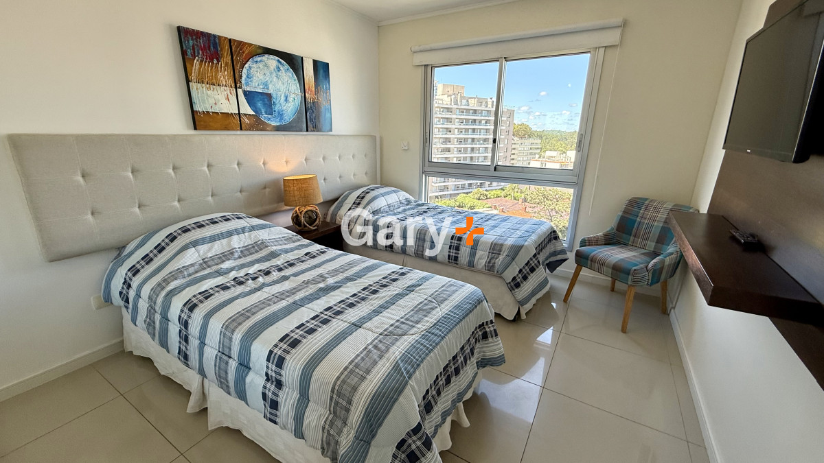Apartamento ID.15866 - Apartamento en venta de 2 dormitorios en playa brava Punta del Este