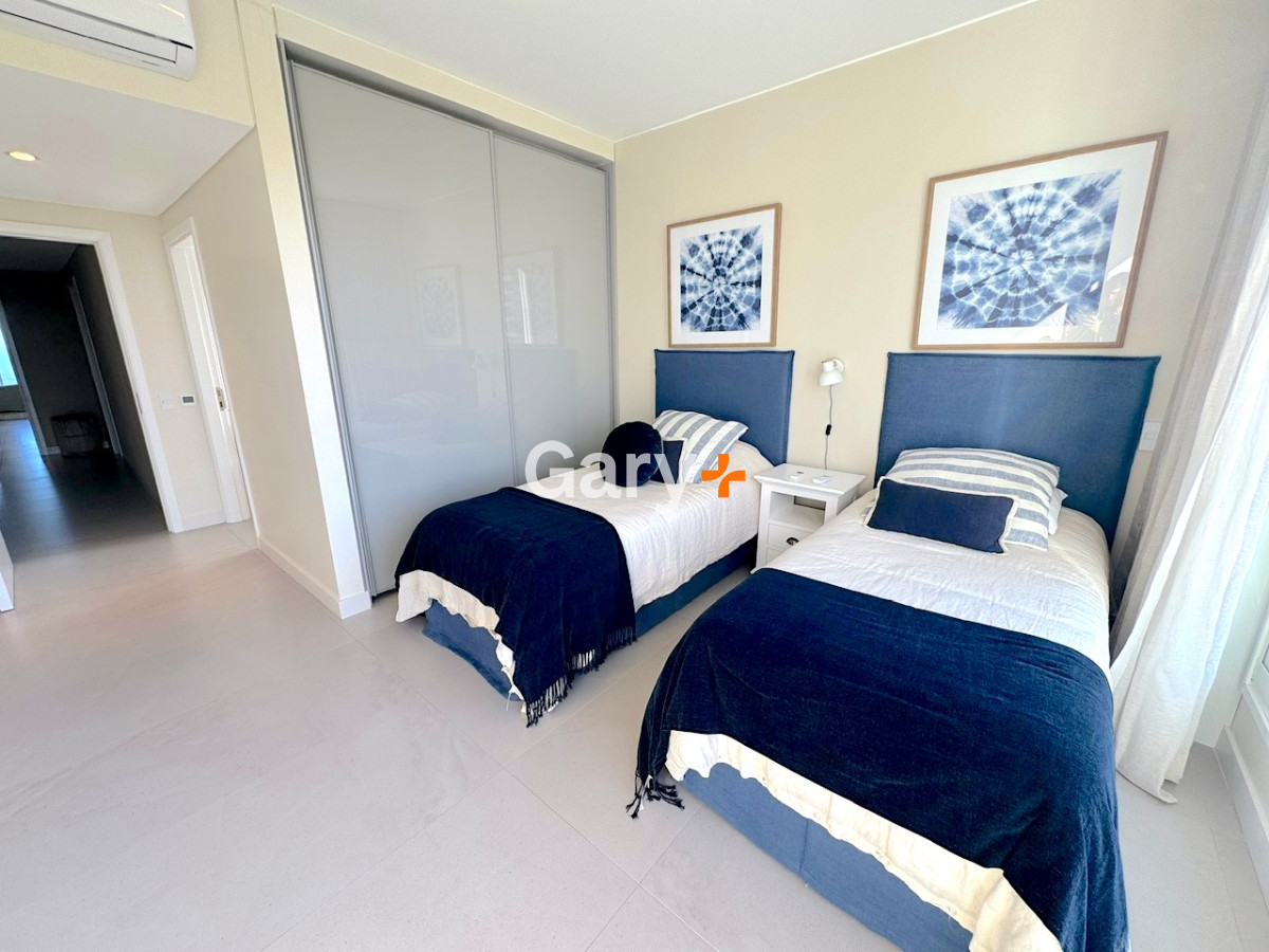 Apartamento ID.28402 - Apartamento 3 dormitorios y dependencia en venta en Punta del Este, Le Parc