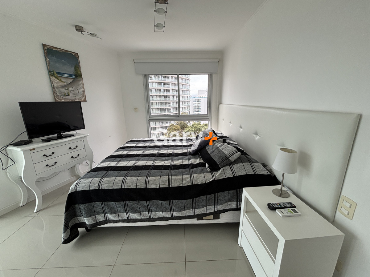 Apartamento ID.3600 - Apartamento en venta y alquiler temporario  3 dormitorios en Playa Brava, Punta del Este