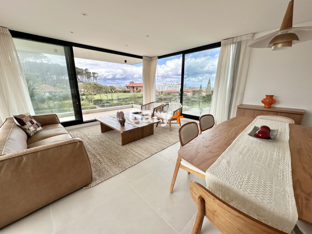 Apartamento ID.28817 - Apartamento en venta de 2 dormitorios y 2 baños, Rincón del Indio, Playa Brava,  Punta del Este.
