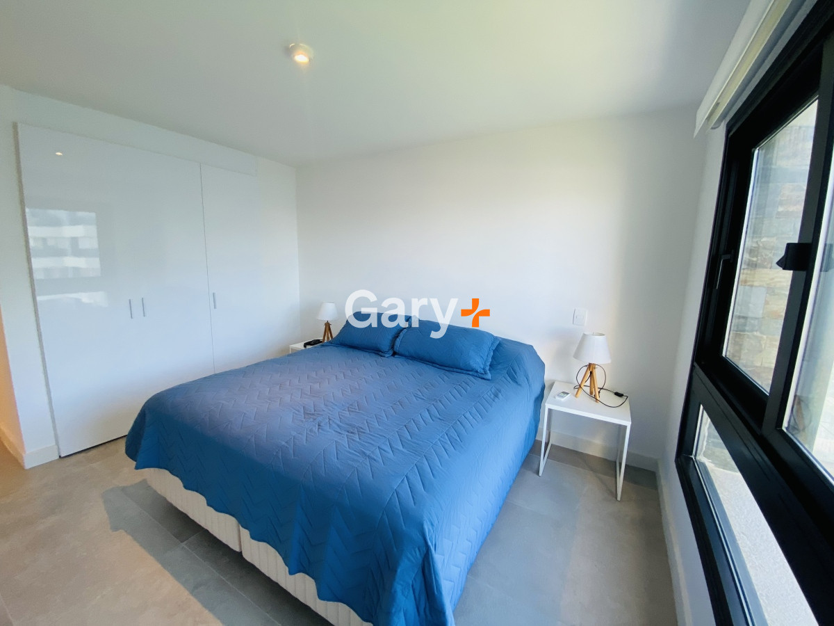 Apartamento ID.27420 - Apartamento en venta de 3 dormitorios en Punta del Este, peninsula frente al mar