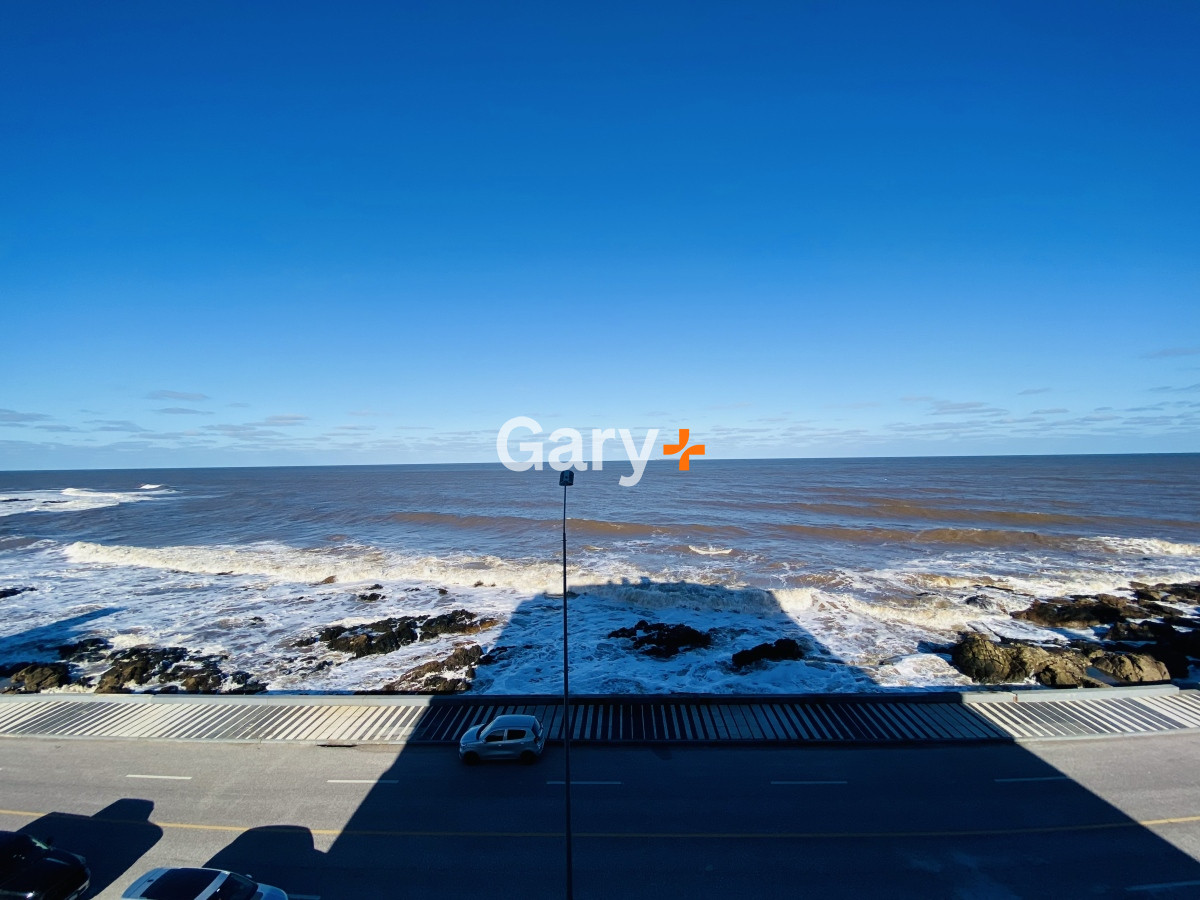 Apartamento ID.27420 - Apartamento en venta de 3 dormitorios en Punta del Este, peninsula frente al mar