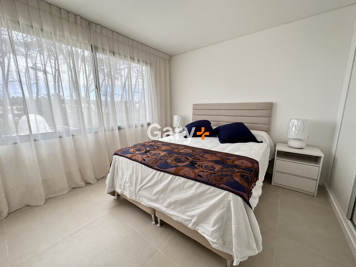 Apartamento ID.28817 - Apartamento en venta de 2 dormitorios y 2 baños, Rincón del Indio, Playa Brava,  Punta del Este.