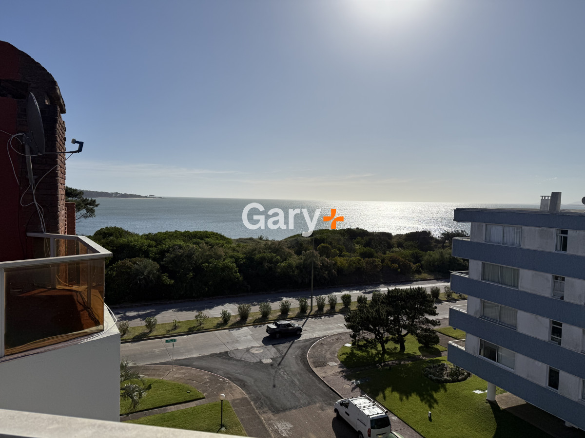 Apartamento ID.708 - Apartamento en venta Playa Mansa frente al mar  2 dormitorios