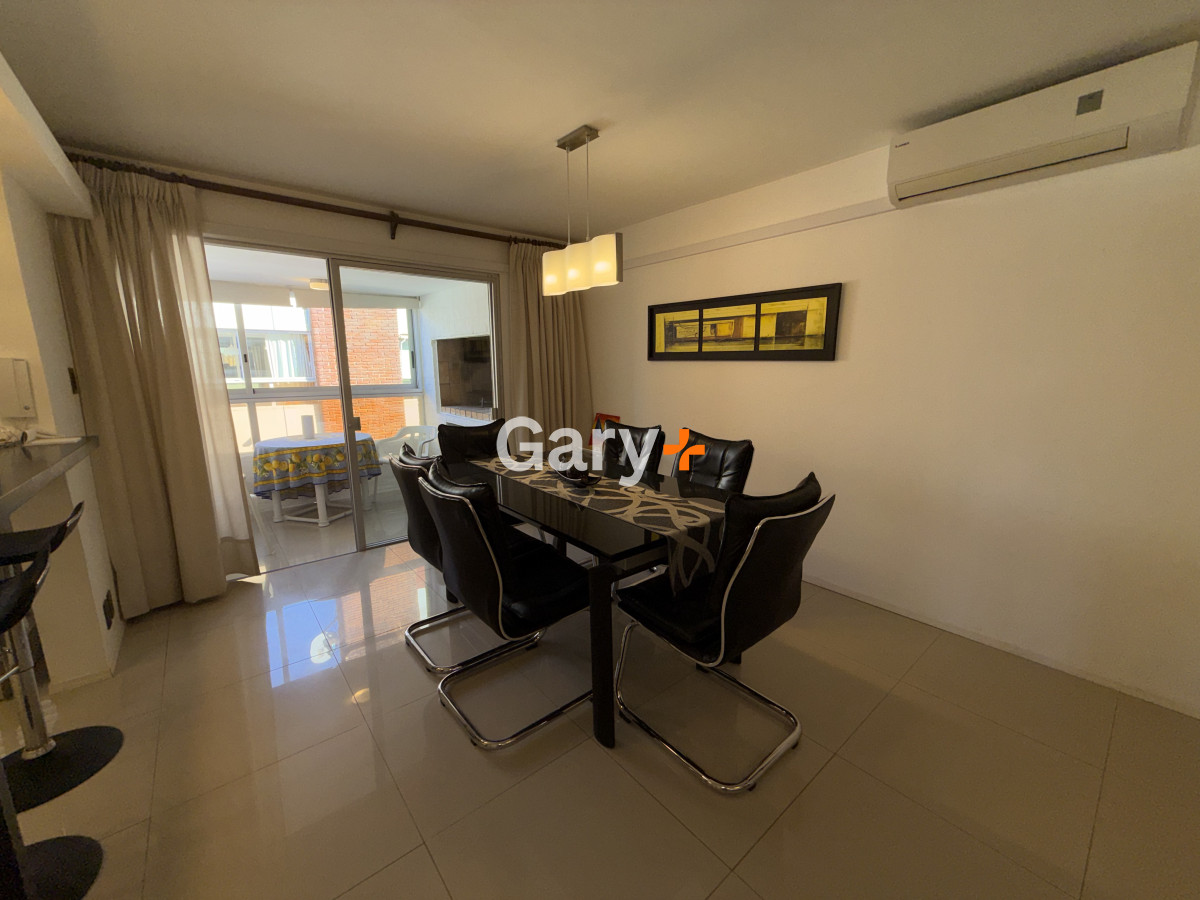 Apartamento ID.708 - Apartamento en venta Playa Mansa frente al mar  2 dormitorios